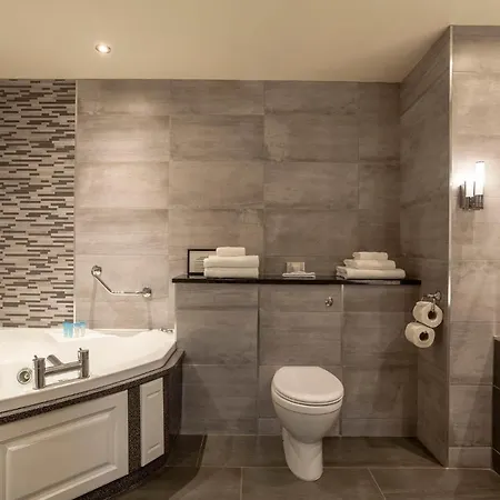 Carrickdale & Otel 4*