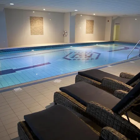 Otel Carrickdale &