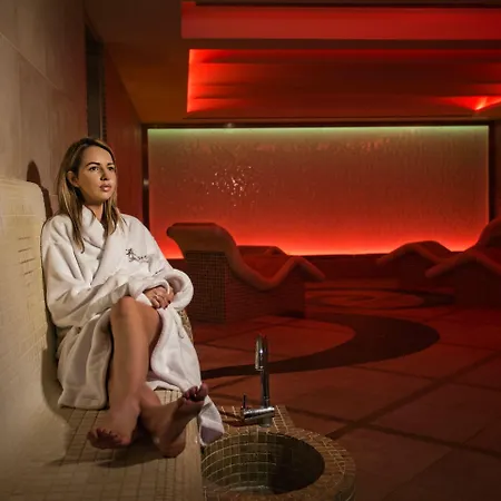 Carrickdale & 4* Dundalk