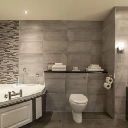 Carrickdale & 4* Dundalk