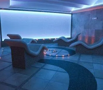 Otel Carrickdale &